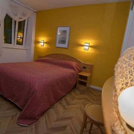 Bed&Breakfast Saturn Veli Lošinj Buitenkant foto