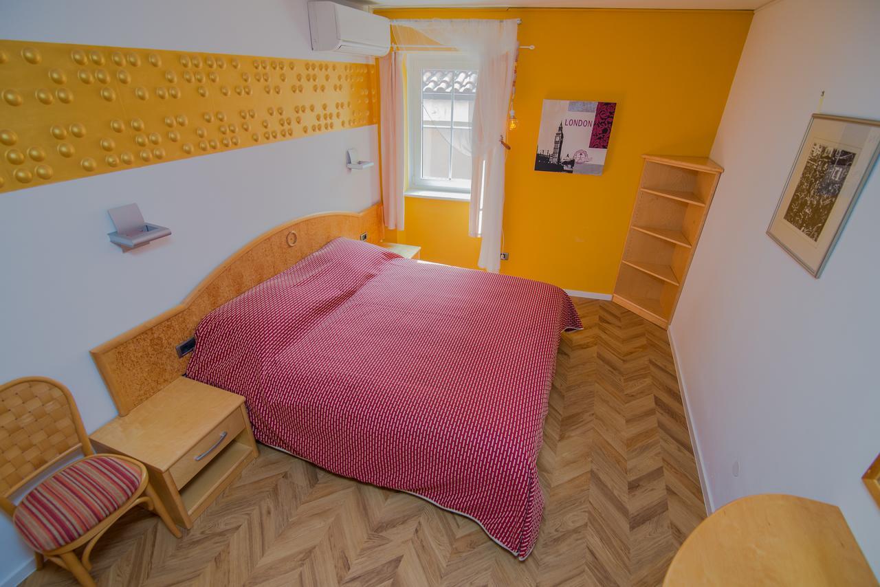 Bed&Breakfast Saturn Veli Lošinj Buitenkant foto