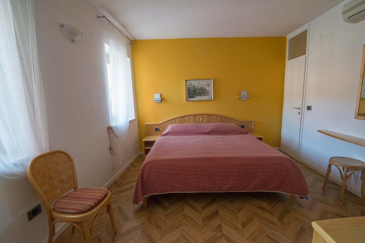 Bed&Breakfast Saturn Veli Lošinj Buitenkant foto